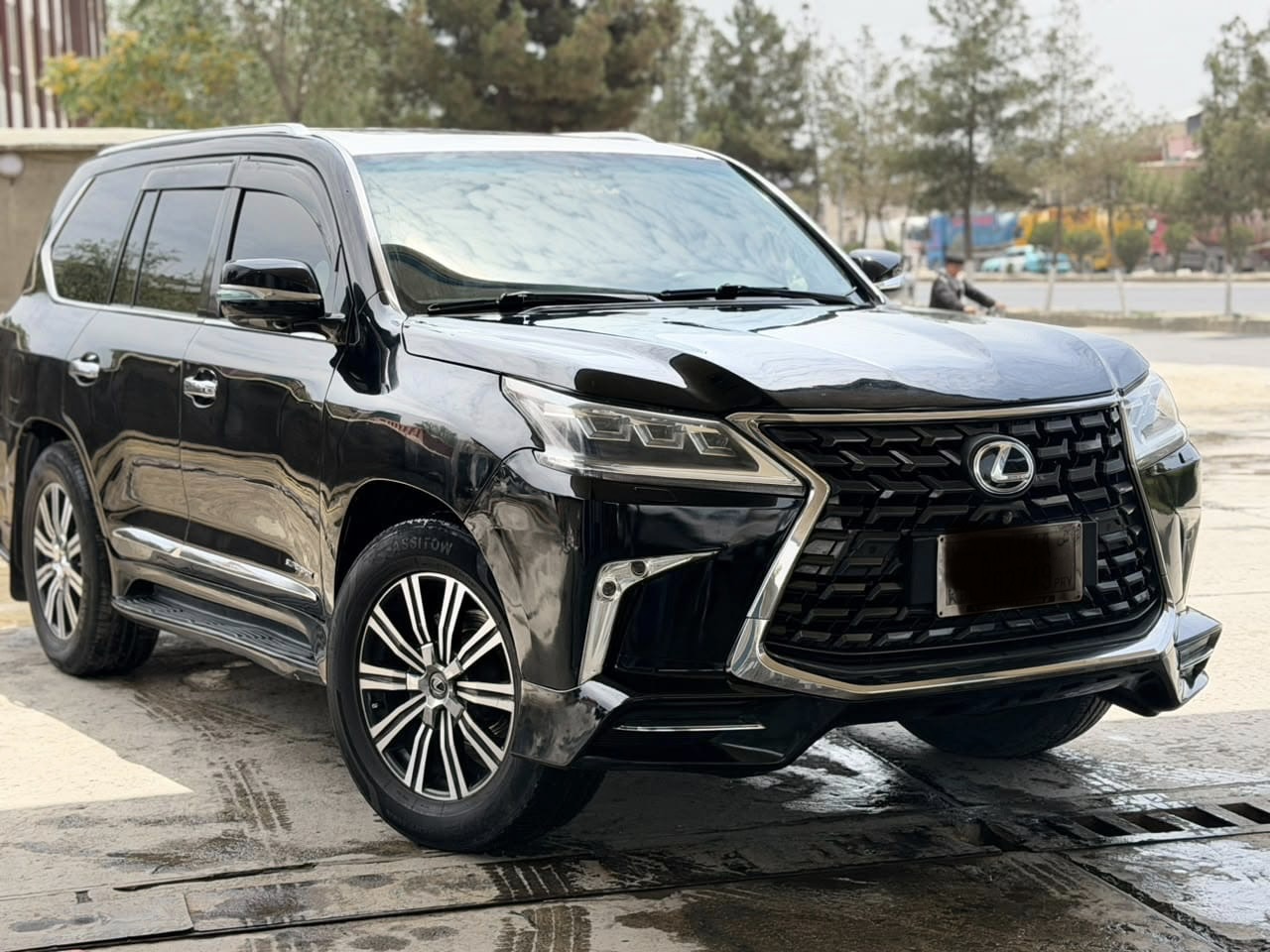 Lexus LX 570
